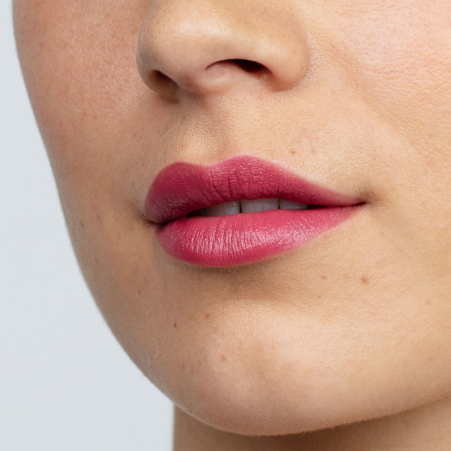 Remarkably Red - Moisture Boost Natural Lipstick 4g